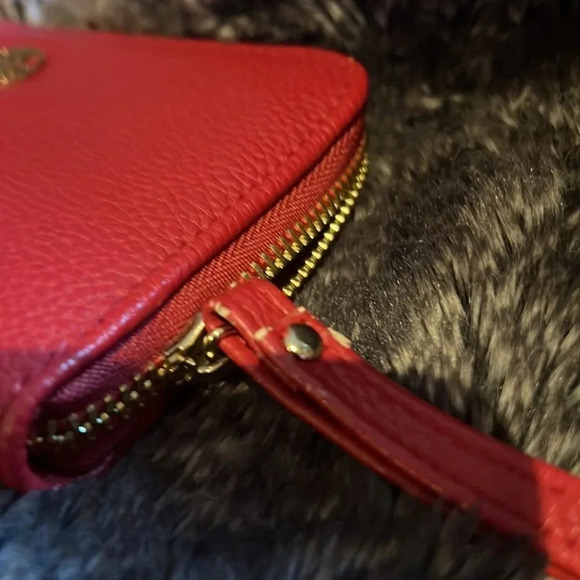 Adrienne Vittadini Red gold tone logo long zipper Pull Wallet - Picture 10 of 12